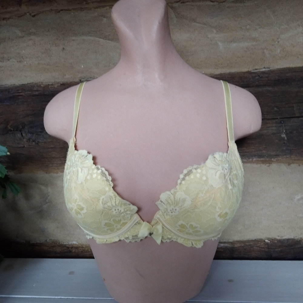 SOLD: Victoria's Secret Yellow Lace Bra Size 34B